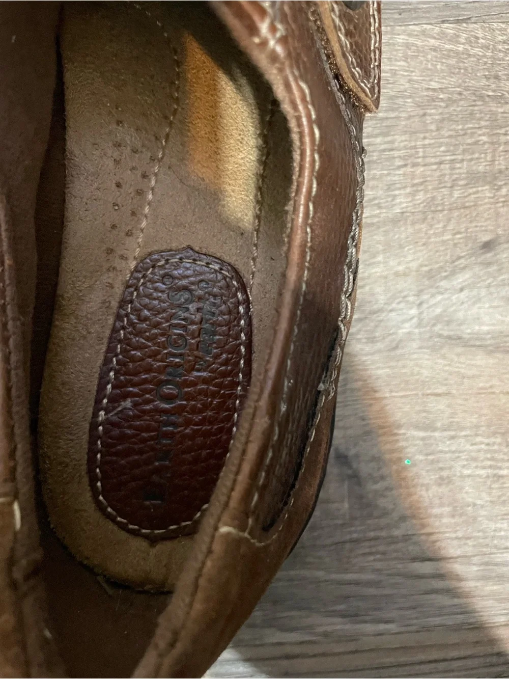 Women Earth origins Casual Brown Slip-On Leather Shoe Button Accent size 8/5